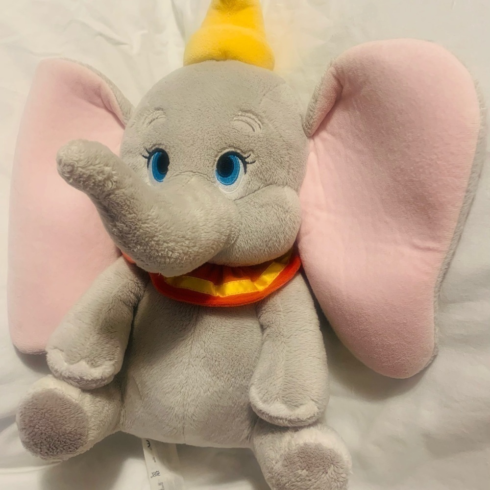 NEW (no‎ tag) Authentic Disney Store Large Dumbo Plush 18”